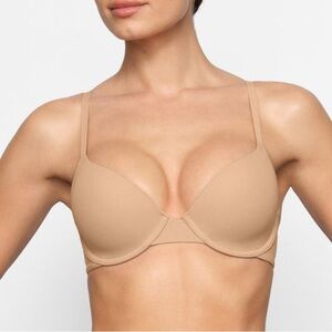 SKIMS Ochre Fits Everybody T-Shirt Bra, Nude